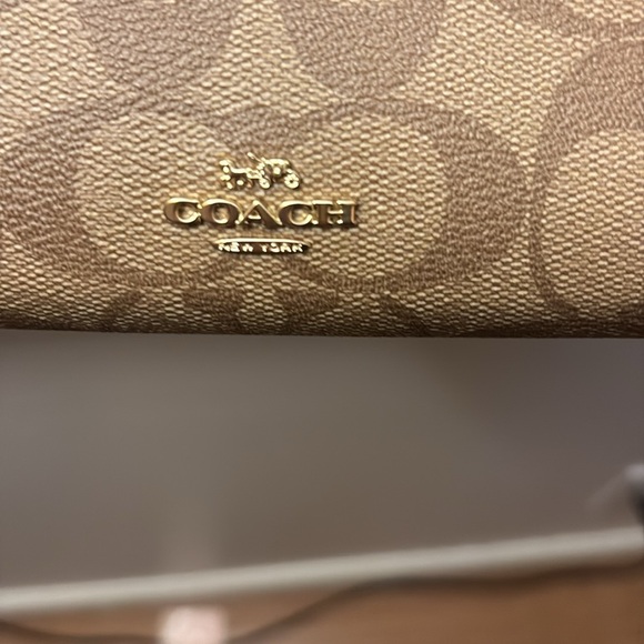 coach wallet, semi new. 🆕🆕🆕🆕🆕🆕 - Picture 2 of 16
